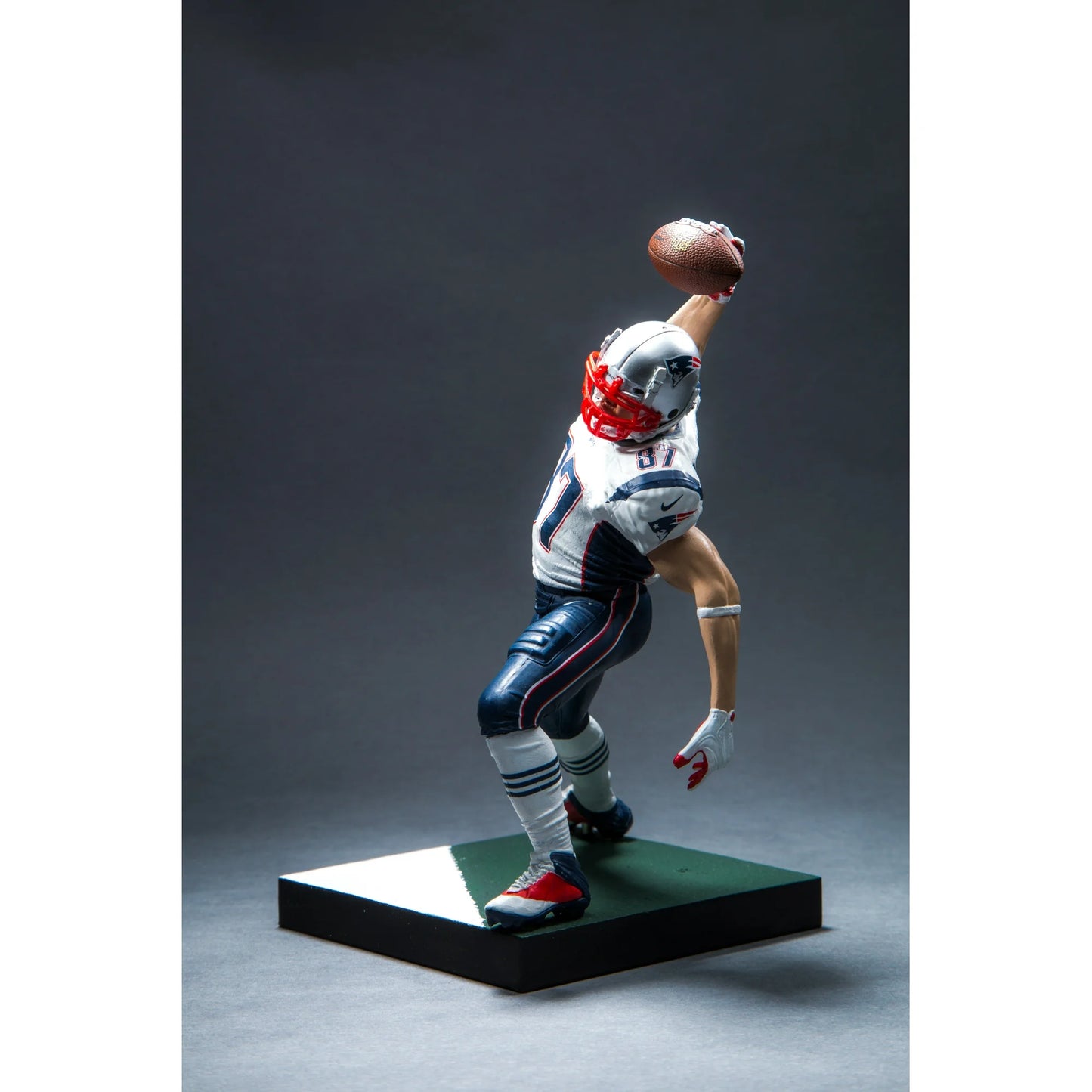 NFL Madden Ultimate Series Rob Gronkowski Figure