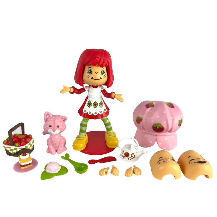 Strawberry Shortcake Deluxe Action Figure: Strawberry Shortcake